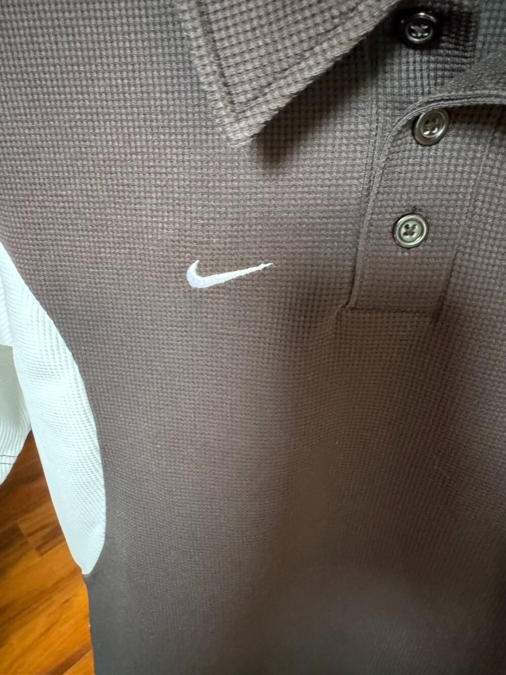 nike team size small shirt men three buttonnever worn
